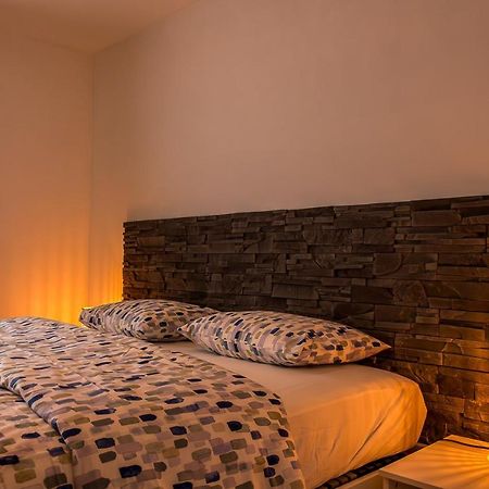 Chez Sabine Et Eric Maison Pour 6 Personnes Avec Piscine Chauffee Andenne Ngoại thất bức ảnh