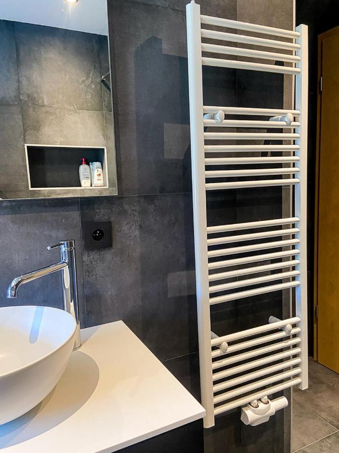 Chez Sabine Et Eric Maison Pour 6 Personnes Avec Piscine Chauffee Andenne Ngoại thất bức ảnh