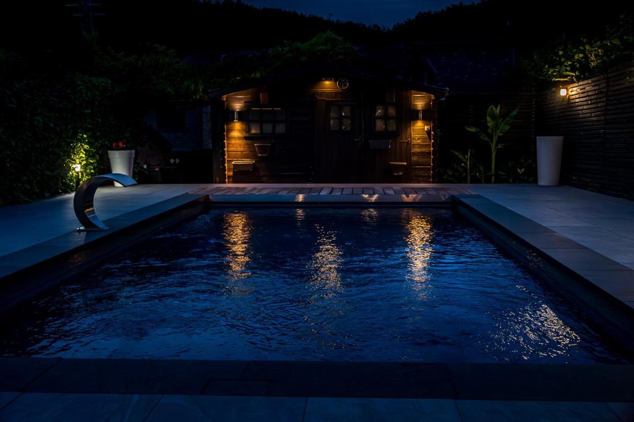 Chez Sabine Et Eric Maison Pour 6 Personnes Avec Piscine Chauffee Andenne Ngoại thất bức ảnh