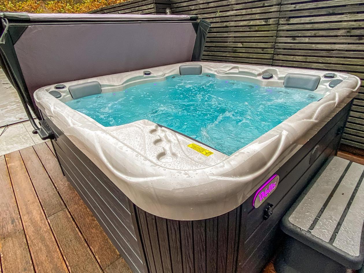 Chez Sabine Et Eric Maison Pour 6 Personnes Avec Piscine Chauffee Andenne Ngoại thất bức ảnh